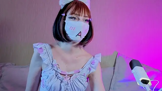 LunaNyanmi online show from July 9, 2026, 2:27 pm
