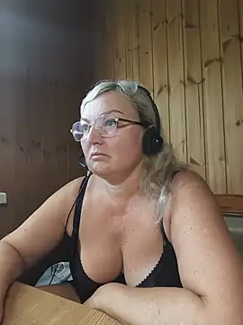 White-Chocolatte online show from July 10, 2026, 7:08 am