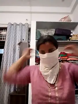 baby-pinki online show from April 22, 2026, 3:46 am