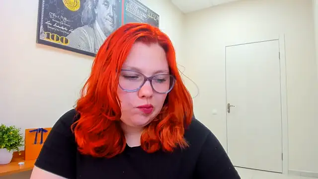 Snapshot of Aillia-Rous chatting on June 14, 2026, 6:14 am Aillia-Rous online show from June 14, 2026, 6:14 am
