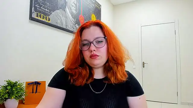 Snapshot of Aillia-Rous chatting on June 22, 2026, 6:32 am Aillia-Rous online show from June 22, 2026, 6:32 am
