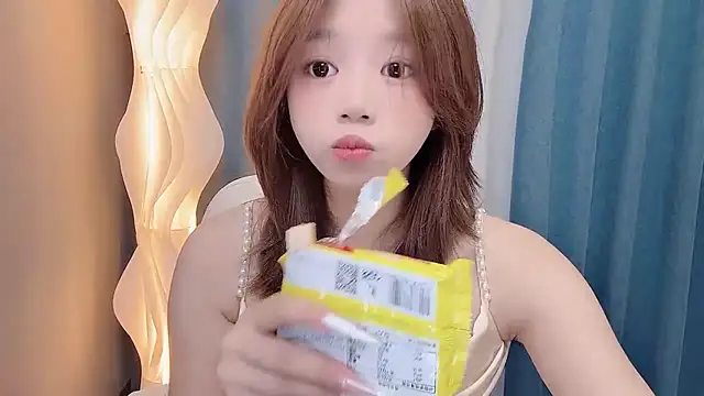 Lilababy00 online show from June 15, 2026, 10:26 am