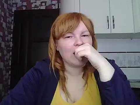 KrisryOxNikss online show from May 17, 2026, 4:45 am