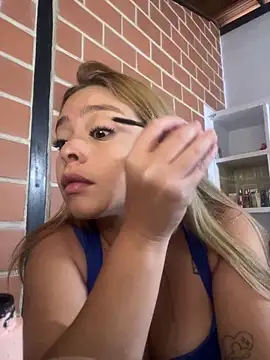 jade06  online show from April 24, 2026, 4:09 pm