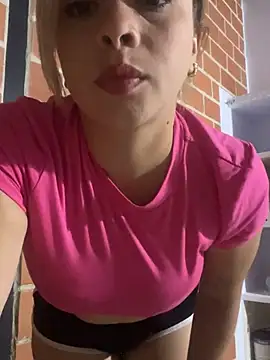 jade06  online show from April 20, 2026, 10:11 pm