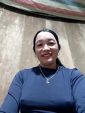 vanlucky2 online show from May 13, 2026, 11:28 am
