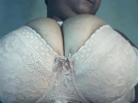 megaboobsqueen online show from May 10, 2026, 2:19 pm