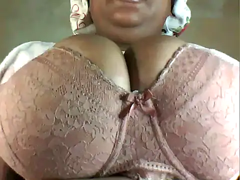 megaboobsqueen online show from May 25, 2026, 6:28 pm