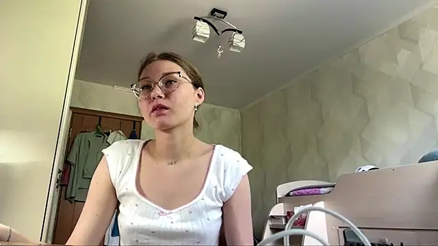 UncaringArtery online show from June 28, 2026, 6:09 am