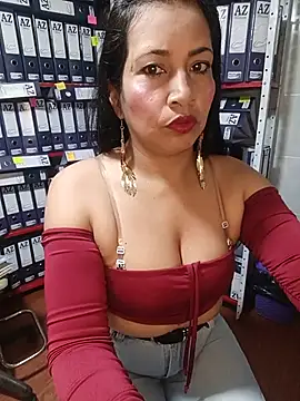 ZOE-WILDER  online show from June 13, 2026, 11:08 am