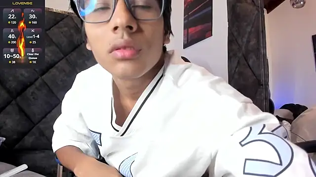 LiamKron online show from June 13, 2026, 10:57 am