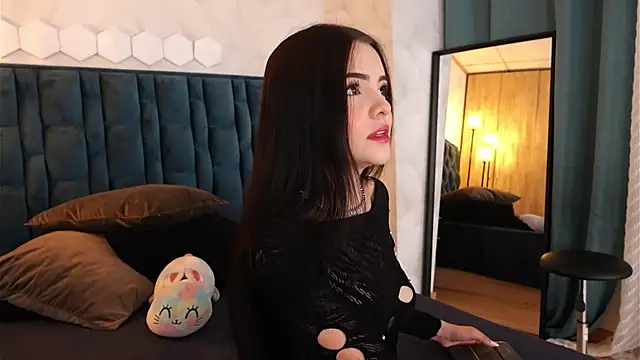 NicoleeNash online show from June 7, 2026, 4:39 am