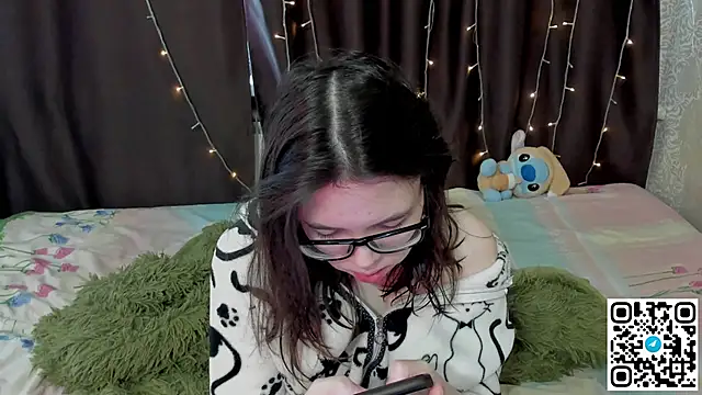 MisaRisaChan online show from May 10, 2026, 8:29 am