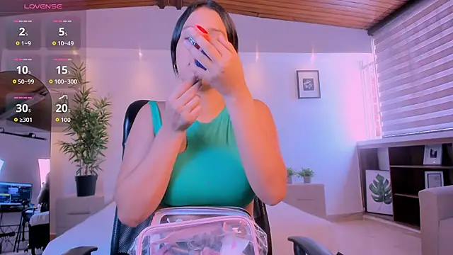 arianarousee online show from June 4, 2026, 4:22 pm