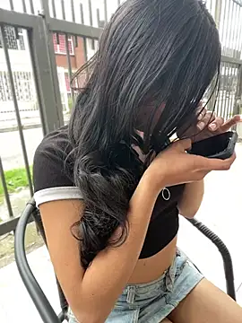 AlanaMartinez Pink online show from April 11, 2026, 6:55 pm