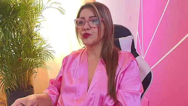 Snapshot of CarolMis_79 chatting on June 2, 2026, 1:00 pm CarolMis 79 online show from June 2, 2026, 1:00 pm