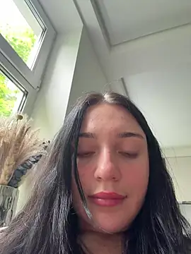 LucyHotty  online show from June 18, 2026, 3:28 pm
