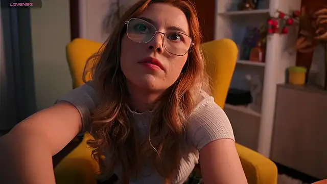 SonyaCubine online show from April 12, 2026, 11:35 am