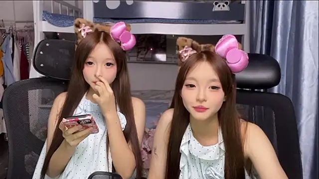 xiaoqiao-daqiao online show from May 20, 2026, 1:52 pm