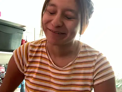 SolMlrena online show from June 4, 2026, 8:46 pm