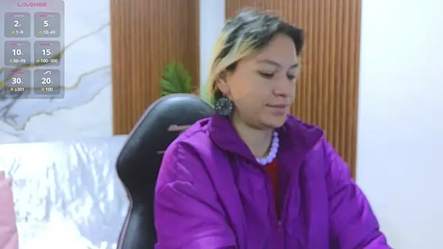 Snapshot of alonddra_tay chatting on July 2, 2026, 11:38 am alonddra tay online show from July 2, 2026, 11:38 am