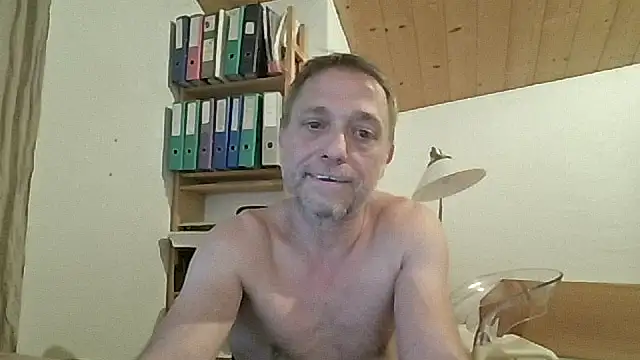 nue52 online show from July 16, 2026, 9:34 pm