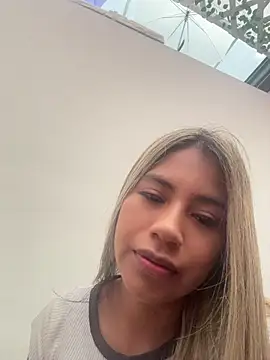 Kimmiebellarie online show from April 22, 2026, 2:02 pm