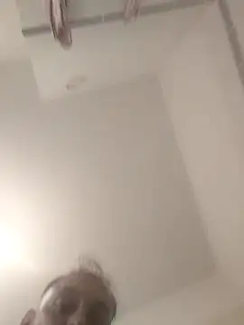 geluraducan online show from April 21, 2026, 3:13 am