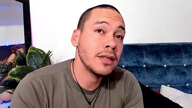 Aronandmoli69 online show from June 22, 2026, 1:44 am