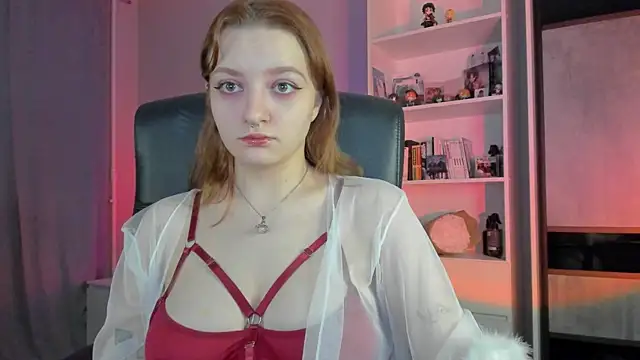 Snapshot of MaddisonLee chatting on May 21, 2026, 12:08 am MaddisonLee online show from May 21, 2026, 12:08 am