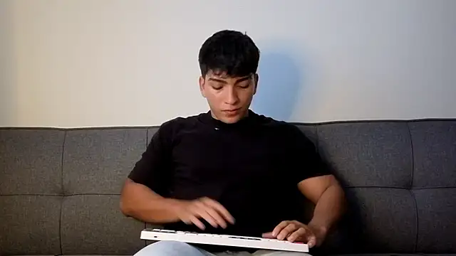 James silva1 online show from April 19, 2026, 9:50 pm