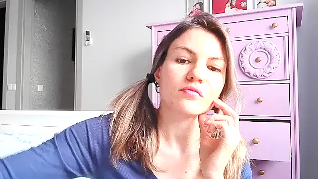 evaprolove online show from April 29, 2026, 2:21 pm