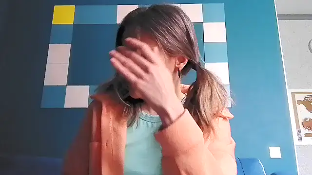 evaprolove online show from April 23, 2026, 6:42 am