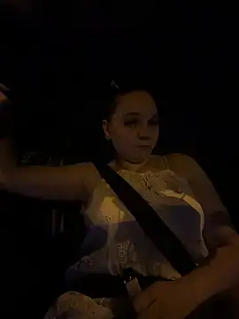 milamisss online show from July 4, 2026, 7:07 pm