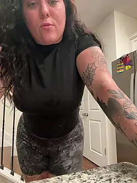 kittyykat767 online show from June 26, 2026, 3:45 am