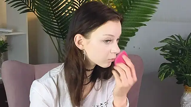 Snapshot of CyndyGranger chatting on April 15, 2026, 7:36 am CyndyGranger online show from April 15, 2026, 7:36 am