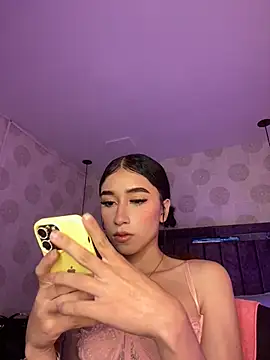 Snapshot of Alahia_pink_ chatting on April 15, 2026, 4:18 am Alahia pink online show from April 15, 2026, 4:18 am