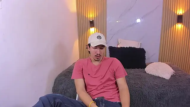 Iam OttoAndrew online show from April 23, 2026, 4:08 am