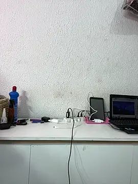 BabyDiferenciada01 online show from April 28, 2026, 1:26 pm