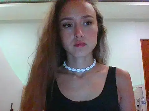 AmaraEva online show from April 22, 2026, 2:35 pm