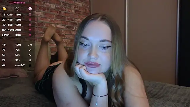 LeryKiss online show from April 18, 2026, 2:08 pm