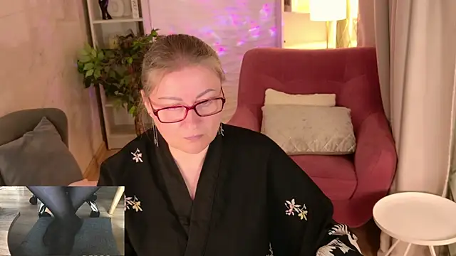 Alexandra Kind online show from May 17, 2026, 8:53 pm