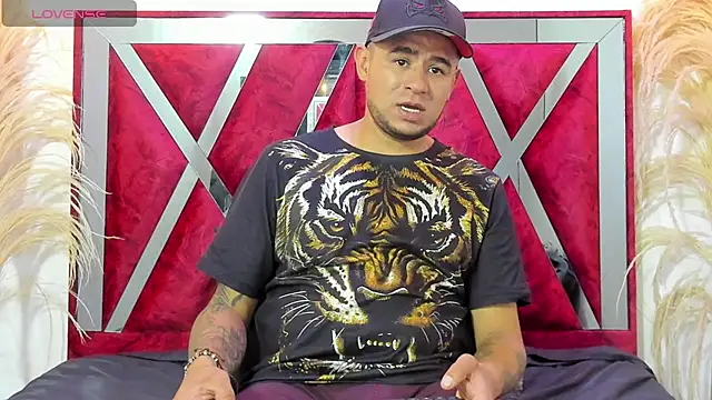 Nickk 21  online show from April 21, 2026, 1:39 pm