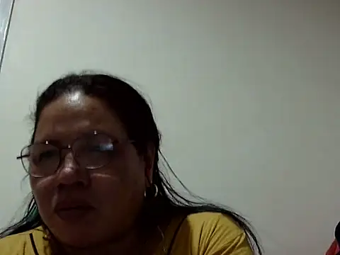 Snapshot of HottyCurlyPeanut chatting on April 15, 2026, 4:55 pm HottyCurlyPeanut online show from April 15, 2026, 4:55 pm