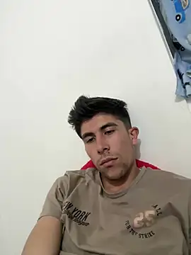 Luis-avatar online show from April 20, 2026, 3:53 am