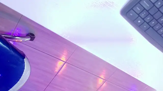 Anya Volke online show from April 21, 2026, 11:28 am