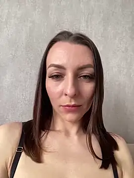 Miss Julia   online show from April 21, 2026, 11:39 am