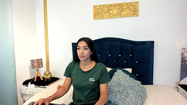 AmberKayleigh online show from April 21, 2026, 1:17 pm