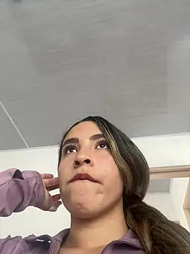 JUANITA07 online show from April 23, 2026, 12:11 pm