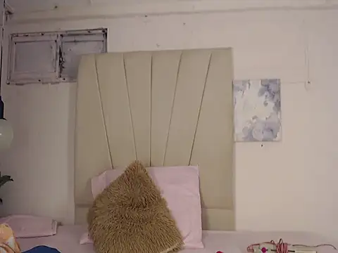 kristel lee  online show from April 23, 2026, 2:29 am